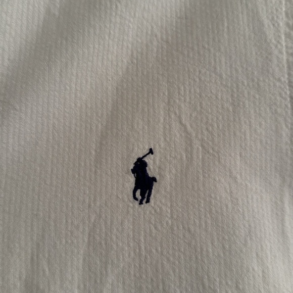 Gently used Ralph Lauren men’s shirt. Classic fit - Picture 3 of 7